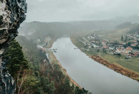 alexander-henke-UzrMjuhXnfg-unsplash
